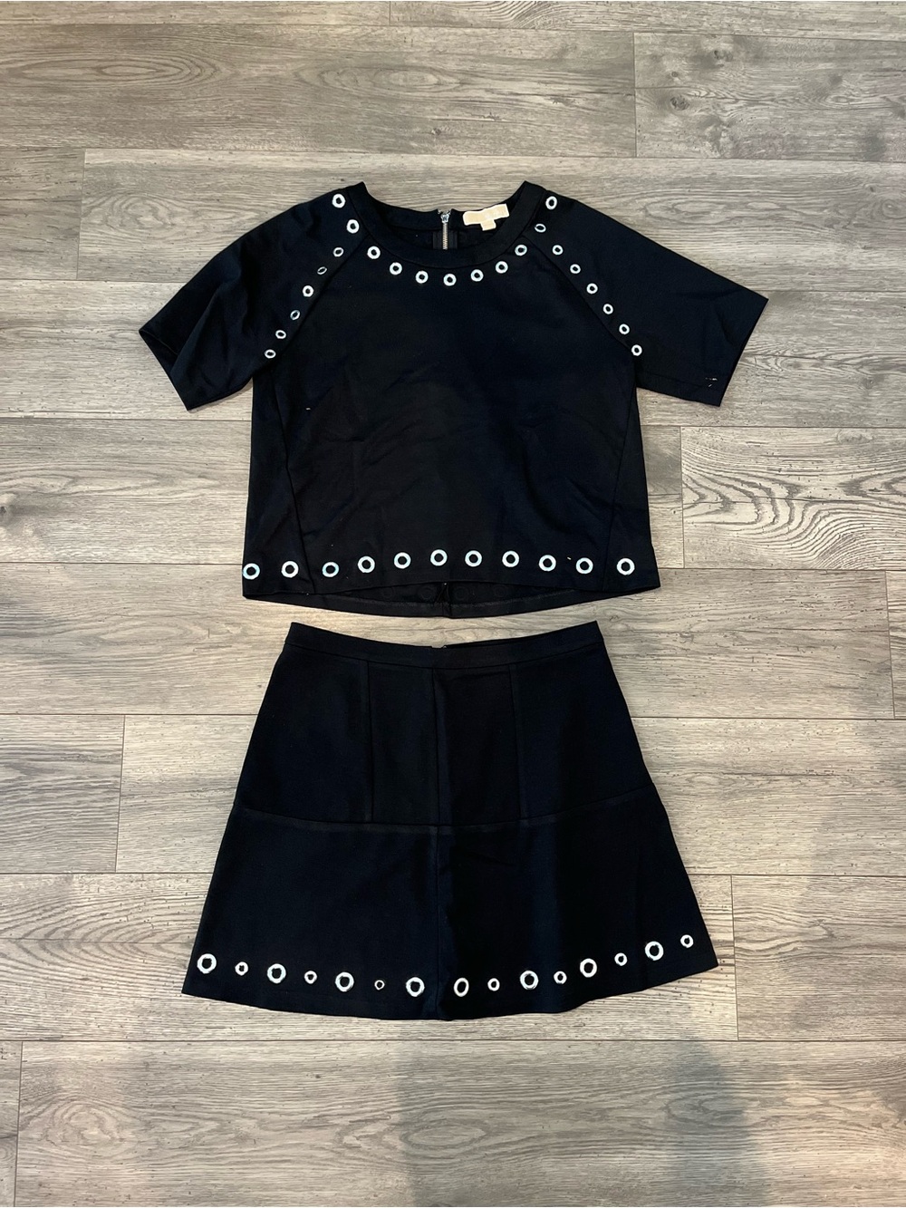 Michael Kors Women’s Grommet Eyelet Top Black Large Dressy Designer Chic Edgy
